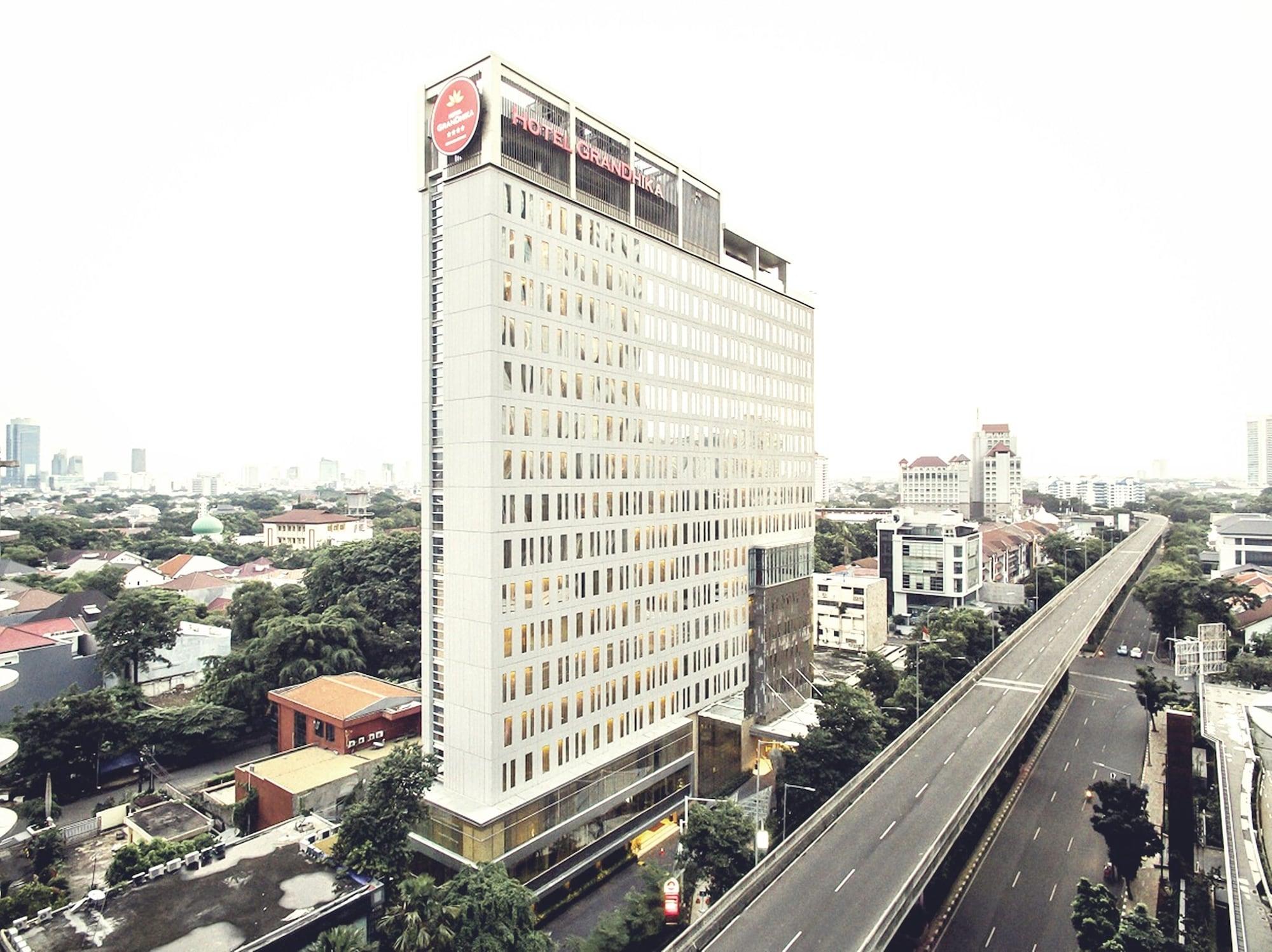 Hotel Grandhika Iskandarsyah Jakarta Exterior foto