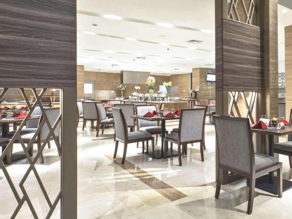 Hotel Grandhika Iskandarsyah Jakarta Exterior foto