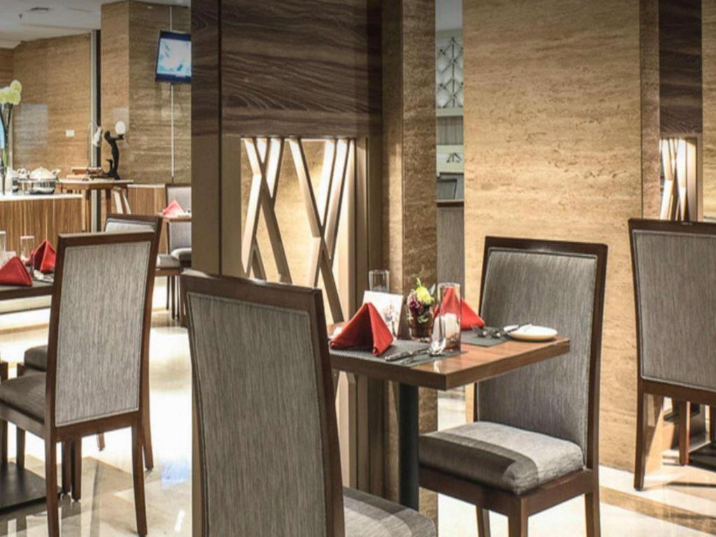 Hotel Grandhika Iskandarsyah Jakarta Exterior foto