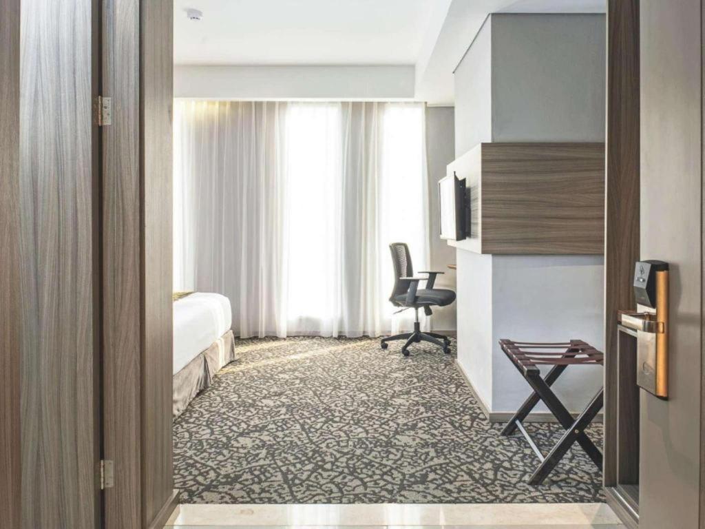 Hotel Grandhika Iskandarsyah Jakarta Exterior foto