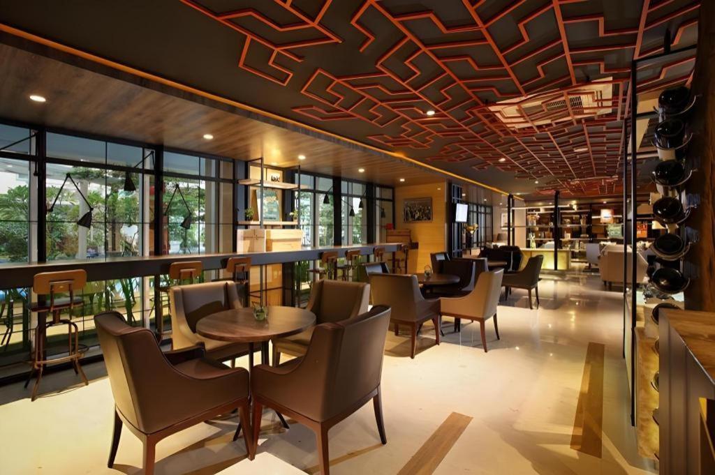 Hotel Grandhika Iskandarsyah Jakarta Exterior foto