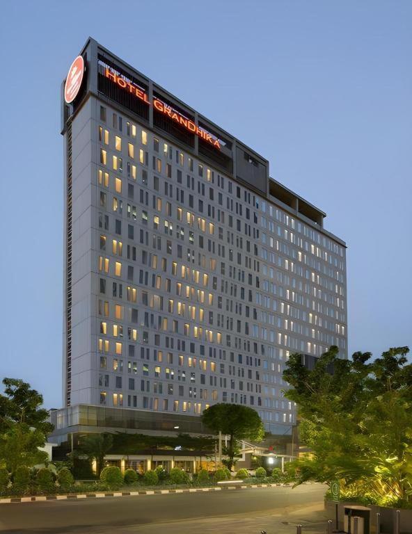 Hotel Grandhika Iskandarsyah Jakarta Exterior foto