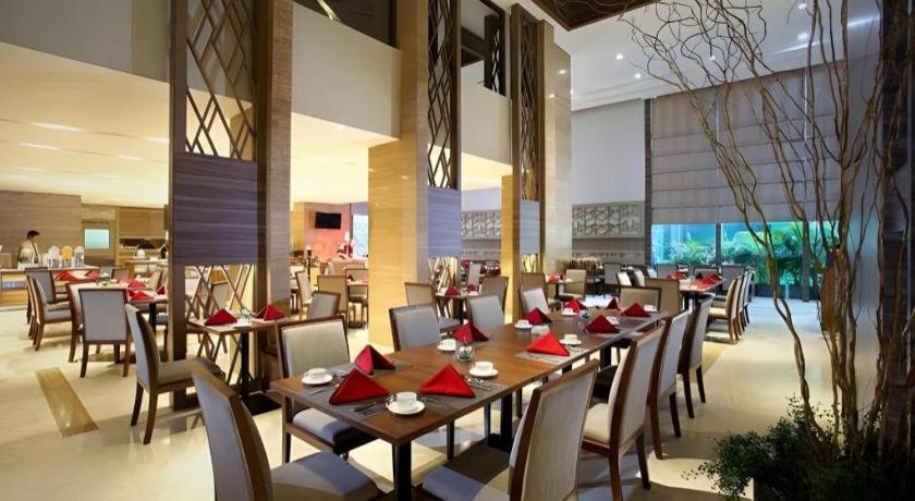 Hotel Grandhika Iskandarsyah Jakarta Exterior foto