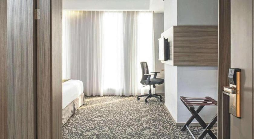 Hotel Grandhika Iskandarsyah Jakarta Exterior foto