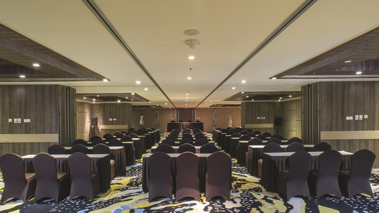 Hotel Grandhika Iskandarsyah Jakarta Exterior foto